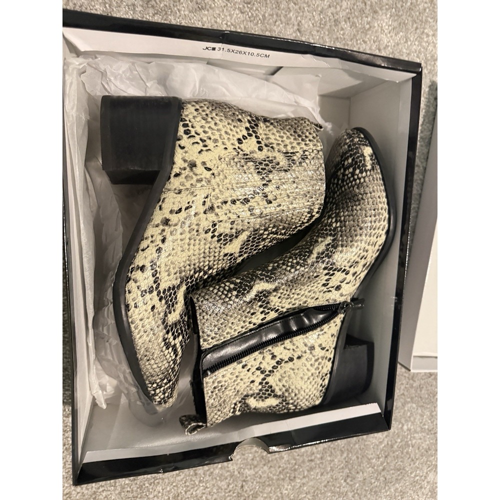 Blondo Ankle Booties 8.5M Black White Elvina Snakeskin All Season Waterproof
